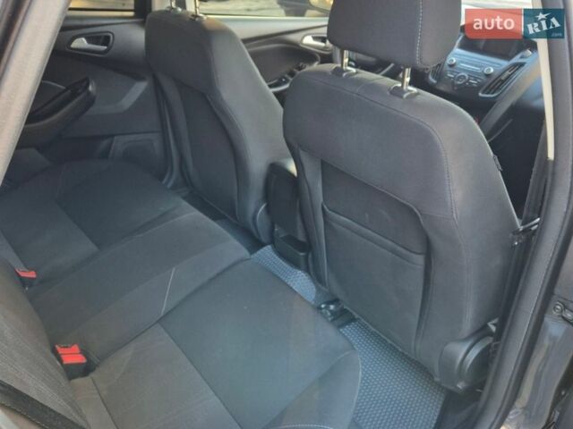 Серый Форд Фокус, объемом двигателя 2 л и пробегом 62 тыс. км за 9900 $, фото 9 на Automoto.ua