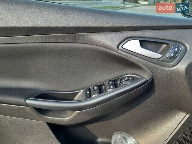 Серый Форд Фокус, объемом двигателя 2 л и пробегом 144 тыс. км за 8300 $, фото 20 на Automoto.ua