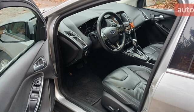 Серый Форд Фокус, объемом двигателя 2 л и пробегом 70 тыс. км за 10900 $, фото 2 на Automoto.ua
