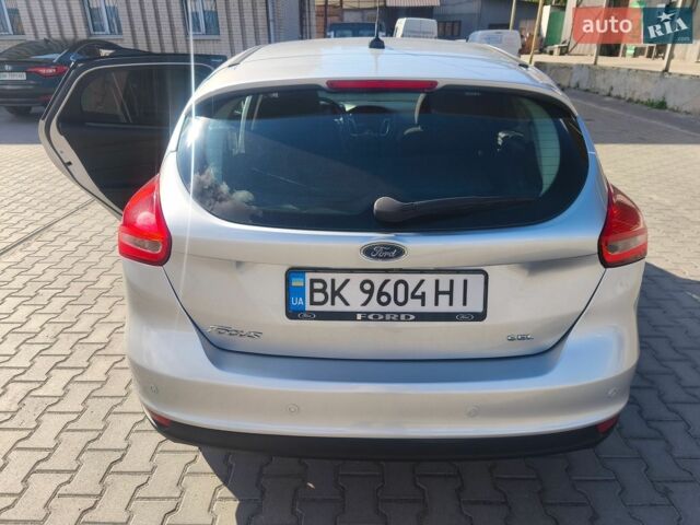 Сірий Форд Фокус, об'ємом двигуна 2 л та пробігом 120 тис. км за 8900 $, фото 5 на Automoto.ua