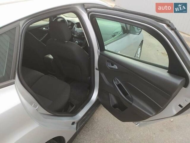 Сірий Форд Фокус, об'ємом двигуна 2 л та пробігом 206 тис. км за 7600 $, фото 5 на Automoto.ua