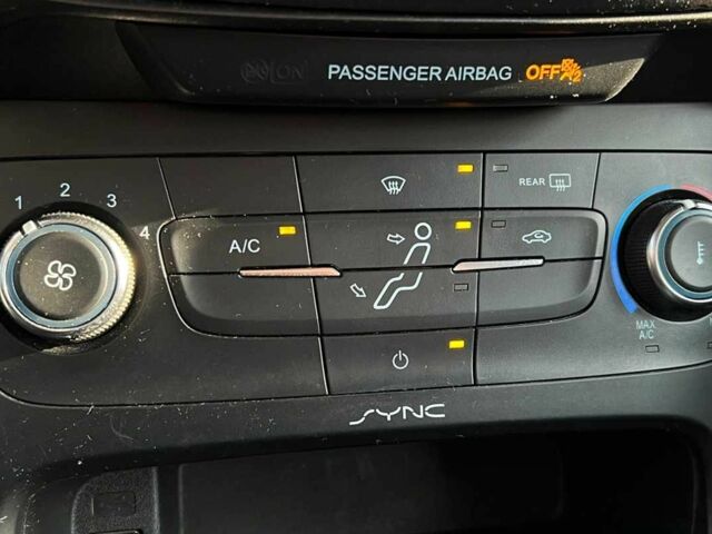 Сірий Форд Фокус, об'ємом двигуна 2 л та пробігом 175 тис. км за 8900 $, фото 16 на Automoto.ua