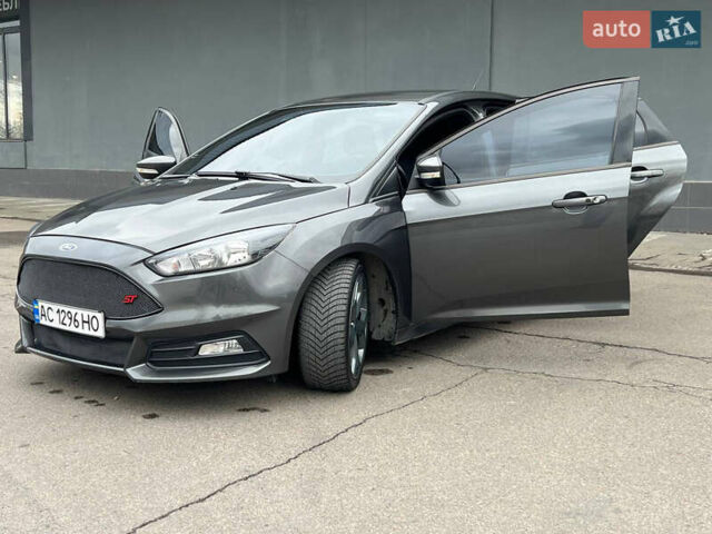 Серый Форд Фокус, объемом двигателя 2 л и пробегом 257 тыс. км за 12800 $, фото 60 на Automoto.ua