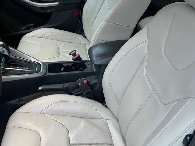 Сірий Форд Фокус, об'ємом двигуна 2 л та пробігом 131 тис. км за 9200 $, фото 7 на Automoto.ua