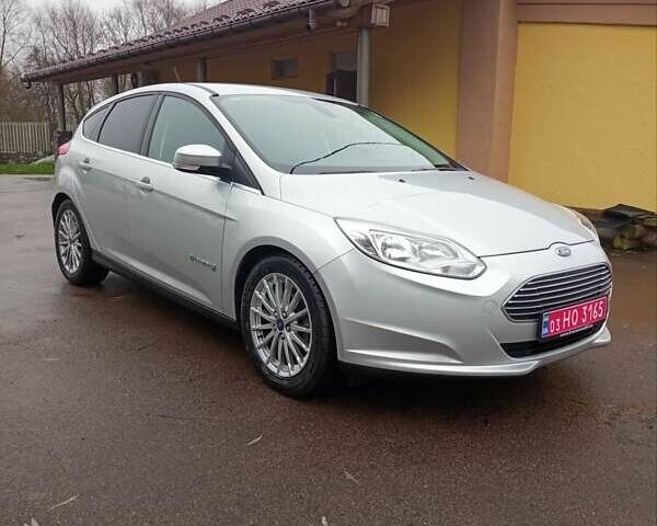 Серый Форд Фокус, объемом двигателя 0 л и пробегом 89 тыс. км за 9700 $, фото 8 на Automoto.ua