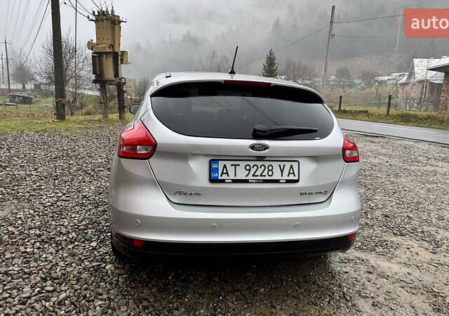 Серый Форд Фокус, объемом двигателя 0 л и пробегом 65 тыс. км за 9900 $, фото 4 на Automoto.ua