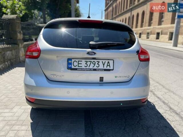 Серый Форд Фокус, объемом двигателя 0 л и пробегом 106 тыс. км за 9700 $, фото 12 на Automoto.ua