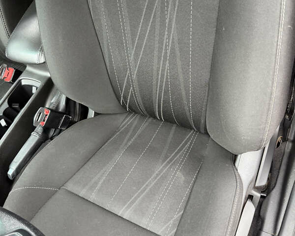 Сірий Форд Фокус, об'ємом двигуна 2 л та пробігом 121 тис. км за 8800 $, фото 18 на Automoto.ua