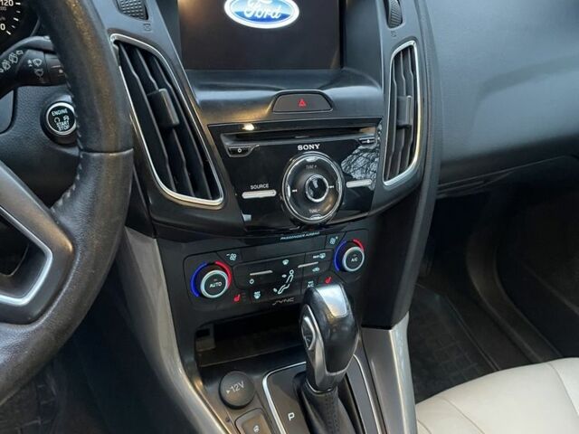 Сірий Форд Фокус, об'ємом двигуна 2 л та пробігом 131 тис. км за 9200 $, фото 5 на Automoto.ua