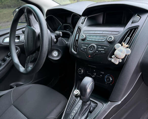 Сірий Форд Фокус, об'ємом двигуна 2 л та пробігом 121 тис. км за 8800 $, фото 21 на Automoto.ua