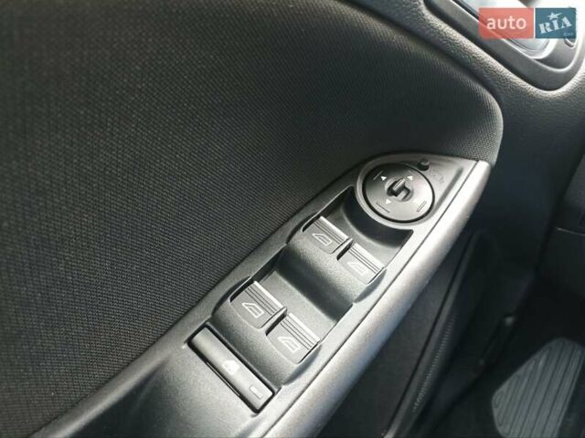 Сірий Форд Фокус, об'ємом двигуна 1.5 л та пробігом 112 тис. км за 11700 $, фото 33 на Automoto.ua