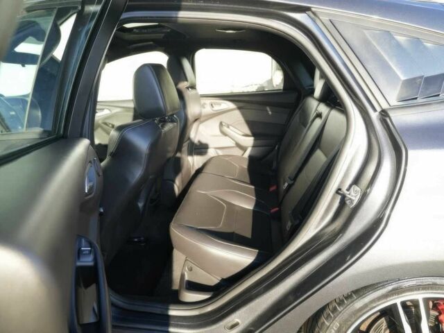 Серый Форд Фокус, объемом двигателя 2 л и пробегом 38 тыс. км за 2400 $, фото 15 на Automoto.ua