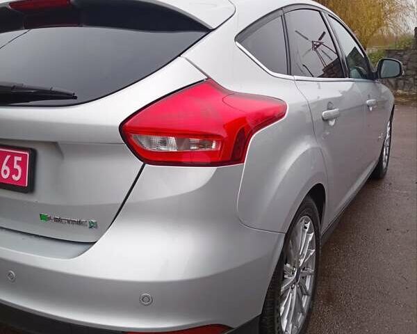 Серый Форд Фокус, объемом двигателя 0 л и пробегом 89 тыс. км за 9700 $, фото 6 на Automoto.ua