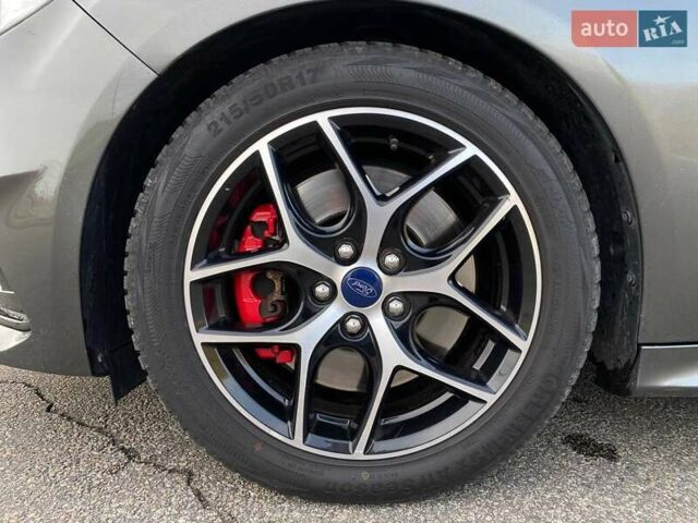 Сірий Форд Фокус, об'ємом двигуна 2 л та пробігом 142 тис. км за 9900 $, фото 12 на Automoto.ua