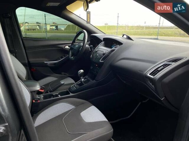 Сірий Форд Фокус, об'ємом двигуна 2 л та пробігом 142 тис. км за 9900 $, фото 19 на Automoto.ua