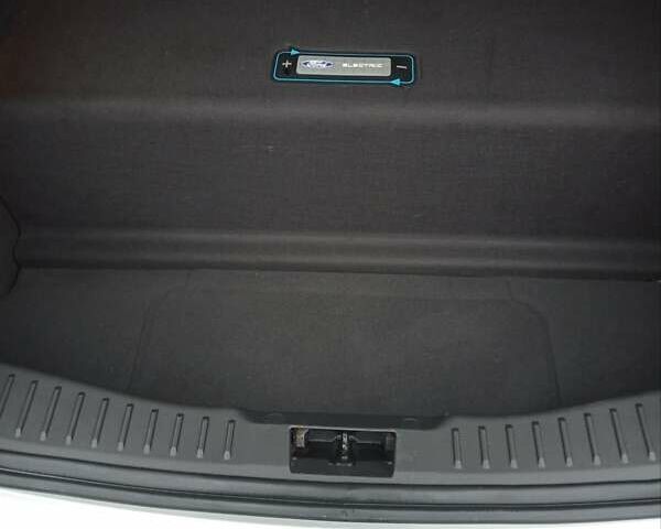 Серый Форд Фокус, объемом двигателя 0 л и пробегом 89 тыс. км за 9700 $, фото 17 на Automoto.ua