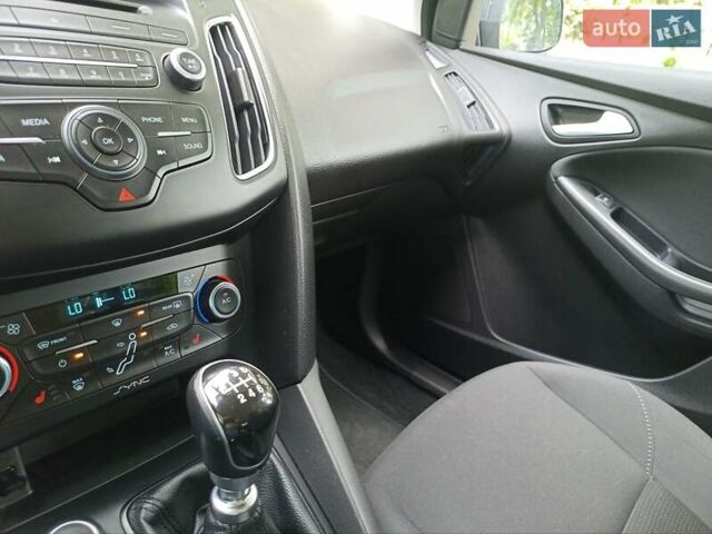 Сірий Форд Фокус, об'ємом двигуна 1.5 л та пробігом 112 тис. км за 11700 $, фото 32 на Automoto.ua
