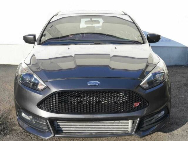 Серый Форд Фокус, объемом двигателя 2 л и пробегом 38 тыс. км за 2400 $, фото 1 на Automoto.ua