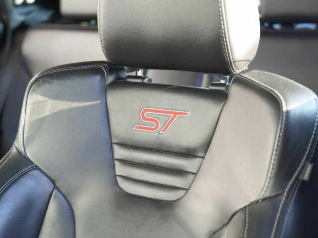 Серый Форд Фокус, объемом двигателя 2 л и пробегом 38 тыс. км за 2400 $, фото 12 на Automoto.ua