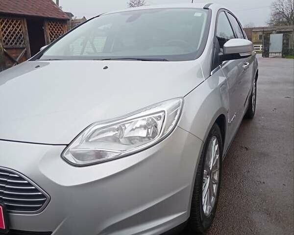 Серый Форд Фокус, объемом двигателя 0 л и пробегом 89 тыс. км за 9700 $, фото 2 на Automoto.ua
