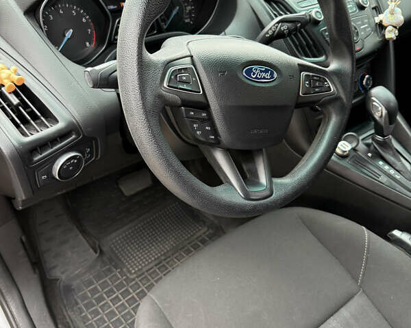 Сірий Форд Фокус, об'ємом двигуна 2 л та пробігом 121 тис. км за 8800 $, фото 19 на Automoto.ua