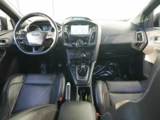 Серый Форд Фокус, объемом двигателя 2 л и пробегом 38 тыс. км за 2400 $, фото 10 на Automoto.ua