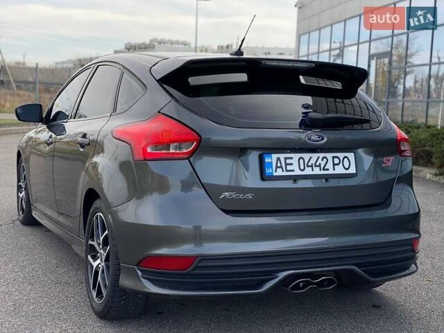 Сірий Форд Фокус, об'ємом двигуна 2 л та пробігом 142 тис. км за 9900 $, фото 10 на Automoto.ua