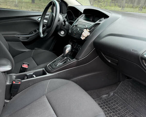 Сірий Форд Фокус, об'ємом двигуна 2 л та пробігом 121 тис. км за 8800 $, фото 22 на Automoto.ua