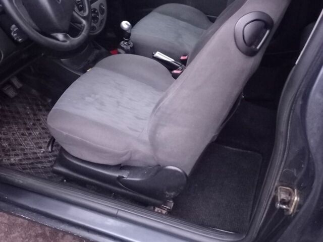 Серый Форд Фокус, объемом двигателя 1.8 л и пробегом 214 тыс. км за 2300 $, фото 9 на Automoto.ua