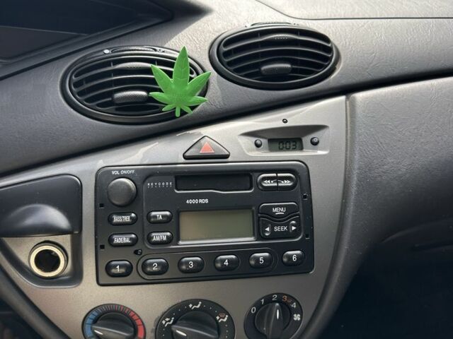 Серый Форд Фокус, объемом двигателя 1.8 л и пробегом 280 тыс. км за 3000 $, фото 9 на Automoto.ua