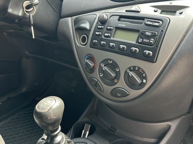 Серый Форд Фокус, объемом двигателя 1.8 л и пробегом 280 тыс. км за 3000 $, фото 5 на Automoto.ua