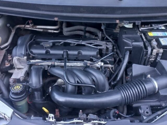 Серый Форд Фокус, объемом двигателя 1.6 л и пробегом 194 тыс. км за 4199 $, фото 5 на Automoto.ua