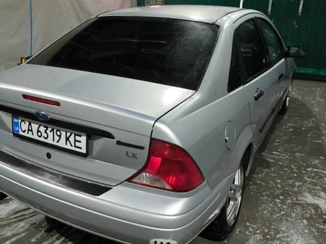 Серый Форд Фокус, объемом двигателя 2 л и пробегом 178 тыс. км за 3200 $, фото 1 на Automoto.ua