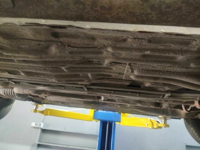 Серый Форд Фокус, объемом двигателя 2 л и пробегом 220 тыс. км за 1900 $, фото 5 на Automoto.ua