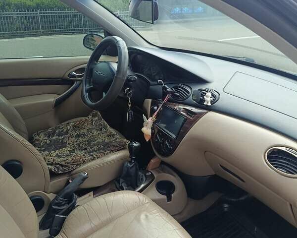 Серый Форд Фокус, объемом двигателя 2 л и пробегом 340 тыс. км за 2800 $, фото 7 на Automoto.ua