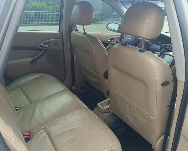 Серый Форд Фокус, объемом двигателя 2 л и пробегом 340 тыс. км за 2800 $, фото 6 на Automoto.ua