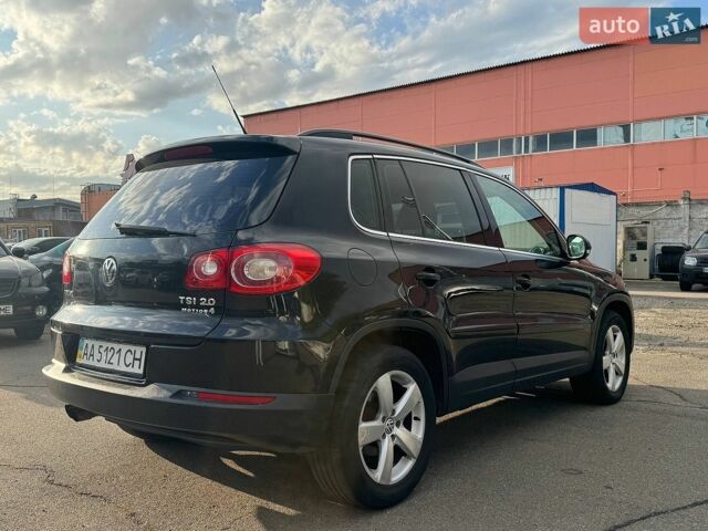 Серый Форд Фокус, объемом двигателя 2 л и пробегом 290 тыс. км за 1200 $, фото 6 на Automoto.ua