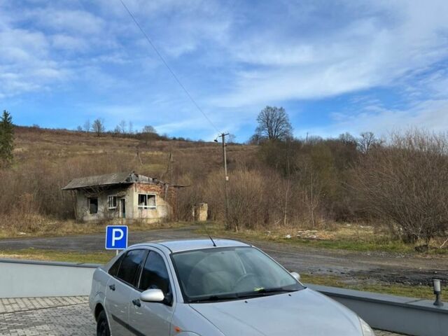 Серый Форд Фокус, объемом двигателя 1.6 л и пробегом 170 тыс. км за 1700 $, фото 2 на Automoto.ua