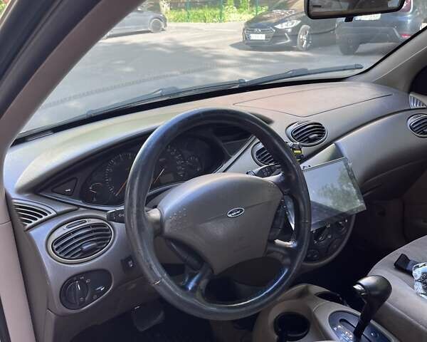 Сірий Форд Фокус, об'ємом двигуна 2 л та пробігом 256 тис. км за 2700 $, фото 4 на Automoto.ua