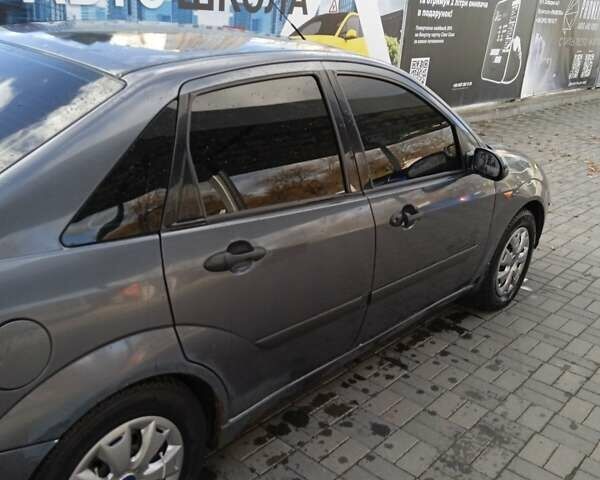 Форд Фокус 2002 в Хмельницком на Automoto.ua Серый Форд Фокус, объемом двигателя 1.8 л и пробегом 198 тыс. км за 2100 $, фото 10 на Automoto.ua