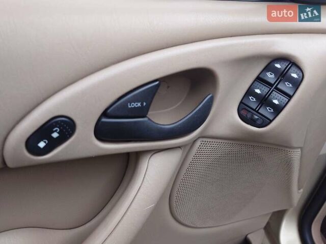 Серый Форд Фокус, объемом двигателя 1.99 л и пробегом 239 тыс. км за 2250 $, фото 2 на Automoto.ua