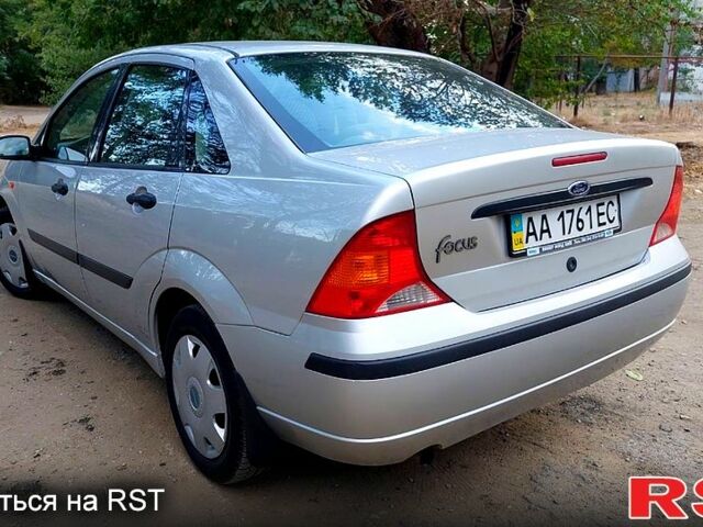 Серый Форд Фокус, объемом двигателя 1.6 л и пробегом 93 тыс. км за 3900 $, фото 5 на Automoto.ua
