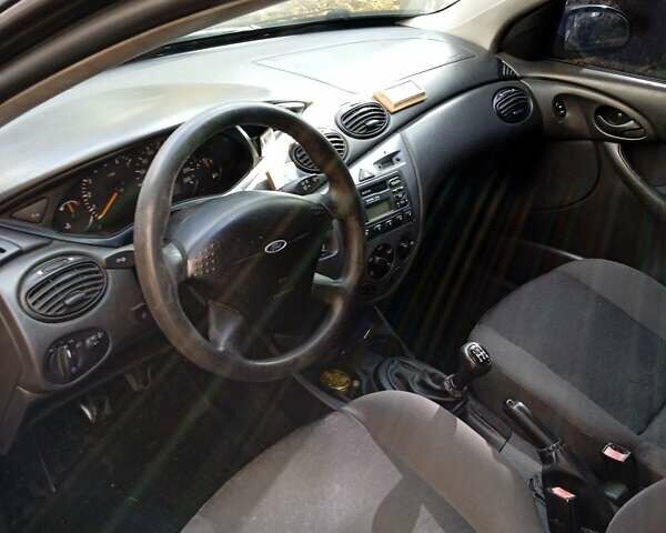 Форд Фокус 2002 в Хмельницком на Automoto.ua Серый Форд Фокус, объемом двигателя 1.8 л и пробегом 198 тыс. км за 2100 $, фото 41 на Automoto.ua