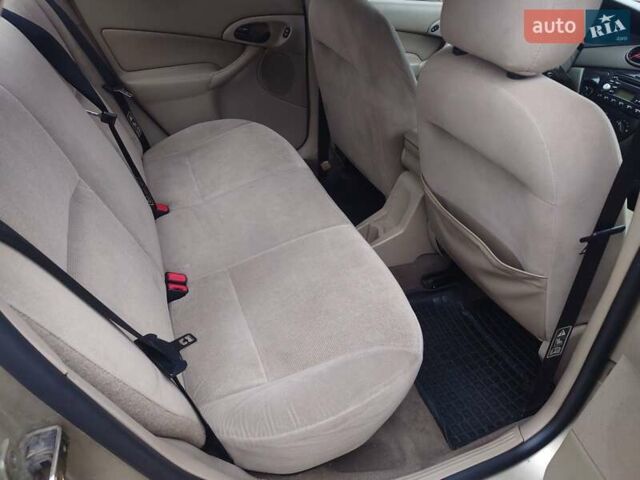 Серый Форд Фокус, объемом двигателя 1.99 л и пробегом 239 тыс. км за 2250 $, фото 7 на Automoto.ua