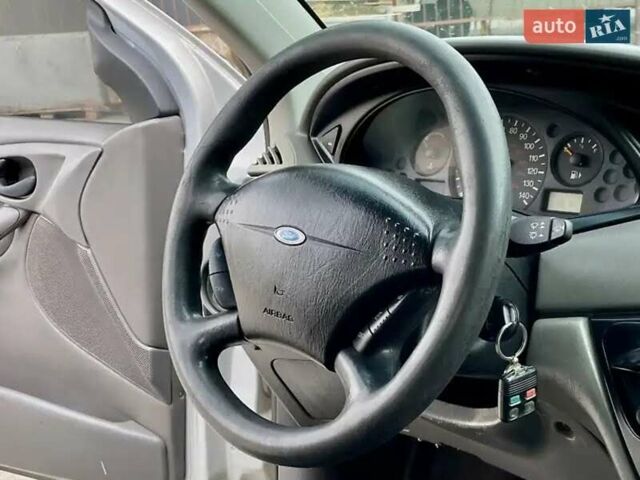 Форд Фокус 2002 в Ивано-Франковске на Automoto.ua Серый Форд Фокус, объемом двигателя 2 л и пробегом 148 тыс. км за 2650 $, фото 14 на Automoto.ua