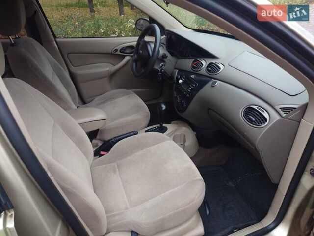 Серый Форд Фокус, объемом двигателя 1.99 л и пробегом 239 тыс. км за 2250 $, фото 3 на Automoto.ua