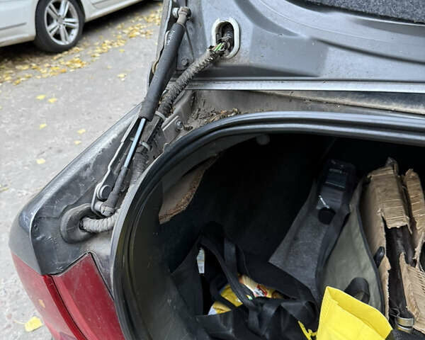 Серый Форд Фокус, объемом двигателя 2 л и пробегом 189 тыс. км за 3000 $, фото 1 на Automoto.ua