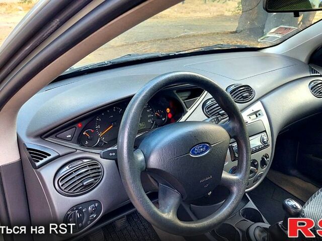 Серый Форд Фокус, объемом двигателя 1.6 л и пробегом 93 тыс. км за 3900 $, фото 11 на Automoto.ua