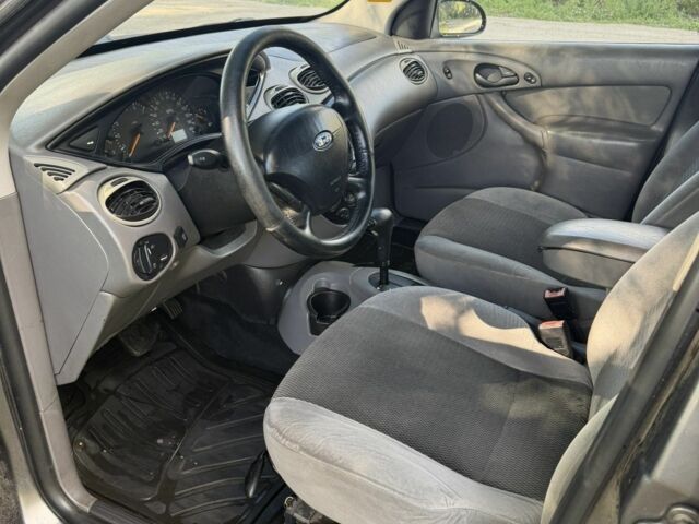 Сірий Форд Фокус, об'ємом двигуна 2 л та пробігом 190 тис. км за 1998 $, фото 6 на Automoto.ua