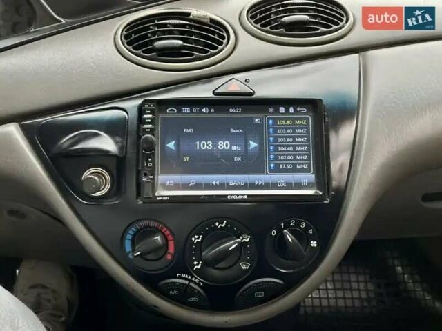 Форд Фокус 2002 в Ивано-Франковске на Automoto.ua Серый Форд Фокус, объемом двигателя 2 л и пробегом 148 тыс. км за 2650 $, фото 11 на Automoto.ua